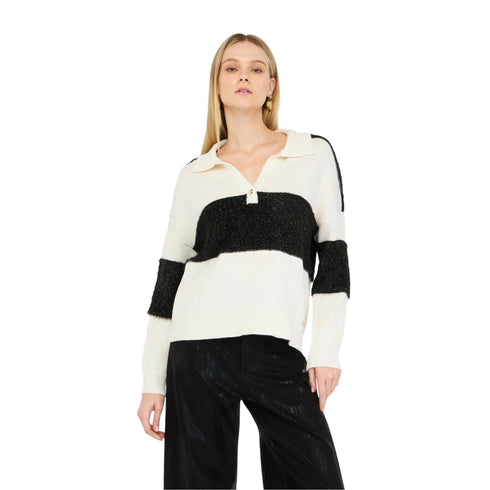 Polo Donna con scollo a V, spalle scese e motivo a righe